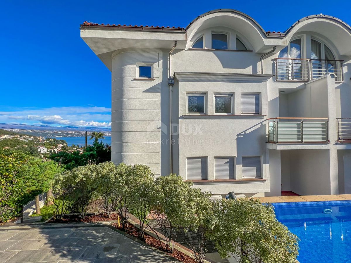 OPATIJA, IČIĆI - splendida casa in un edificio nuovo con piscina vicino alla spiaggia, vista panoramica e garage