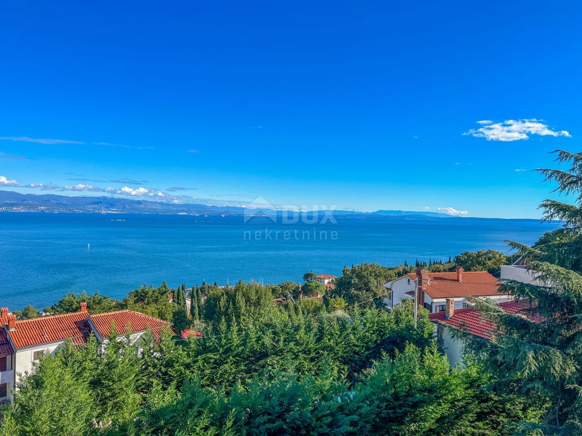 OPATIJA, IČIĆI - splendida casa in un edificio nuovo con piscina vicino alla spiaggia, vista panoramica e garage