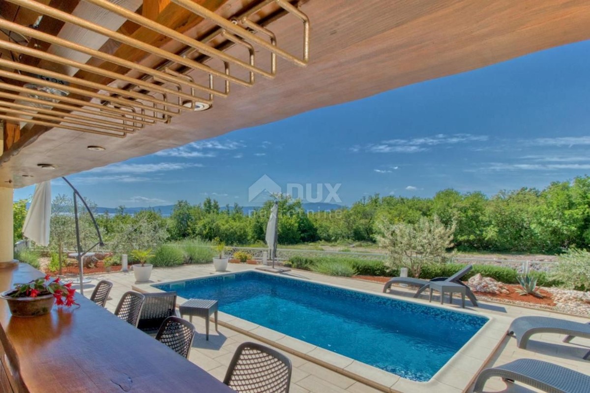 ISOLA DI KRK, OMIŠALJ - Casa con piscina e due appartamenti