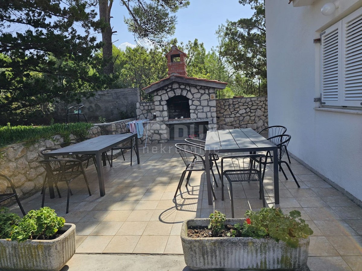 ISOLA DI RAB, BARBAT - Casa con appartamenti vicino alle spiagge