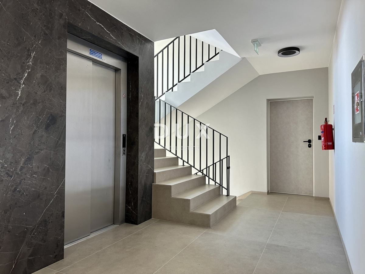 UMAGO, CENTRO - Appartamento in lussuosa costruzione nuova, prima fila al mare