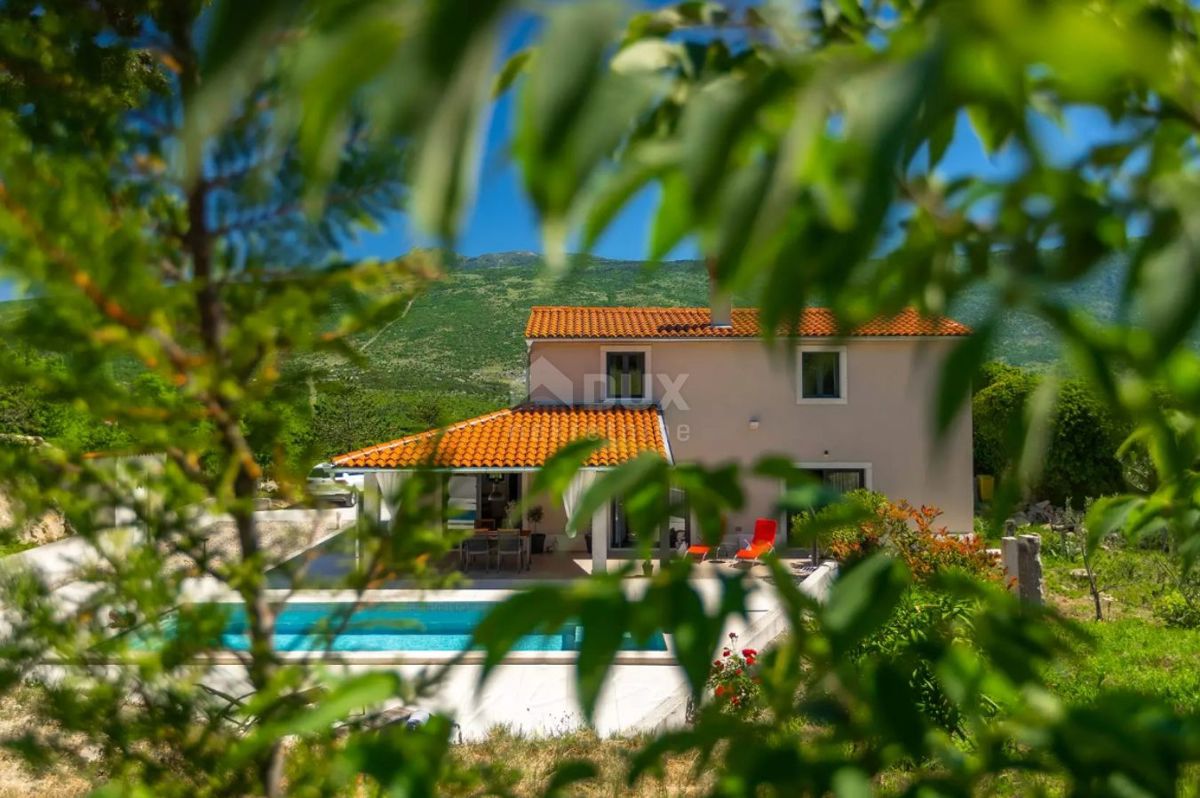 ISTRIA, LABIN - Moderna casa in pietra ristrutturata con piscina