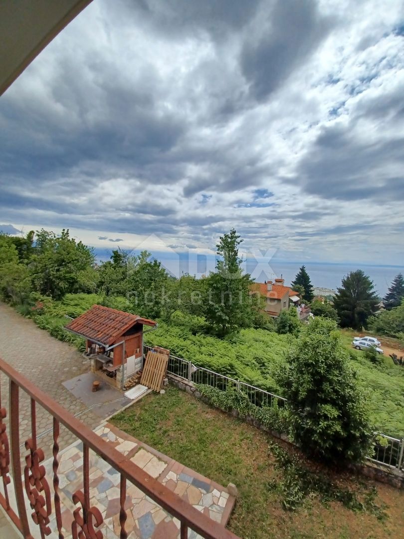 OPATIJA, LOVRAN - appartamento 121m2 DB+3S con vista mare + ambiente 600m2