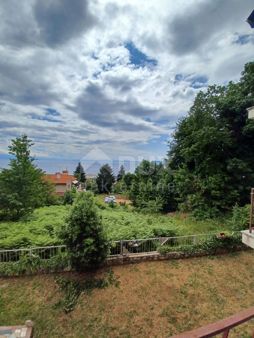 OPATIJA, LOVRAN - appartamento 121m2 DB+3S con vista mare + ambiente 600m2