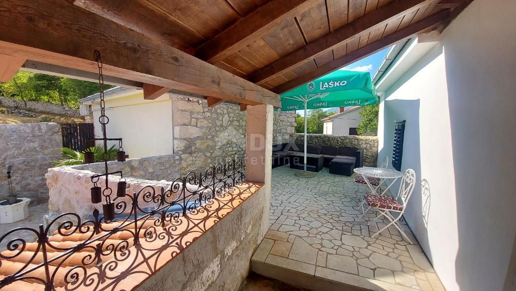 CRIKVENICA, TRIBALJ - due case vacanza con piscina