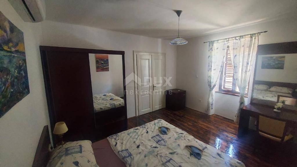 CRIKVENICA, TRIBALJ - due case vacanza con piscina