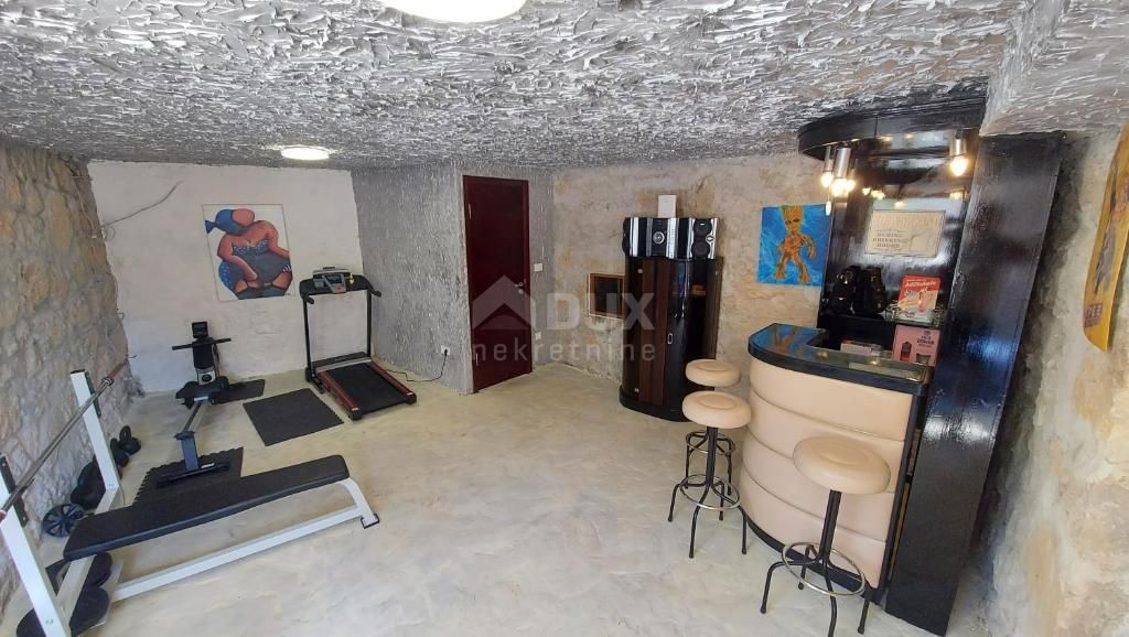 CRIKVENICA, TRIBALJ - due case vacanza con piscina