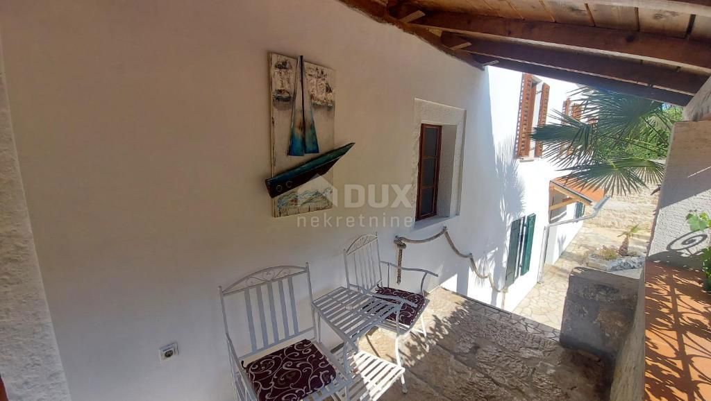 CRIKVENICA, TRIBALJ - due case vacanza con piscina