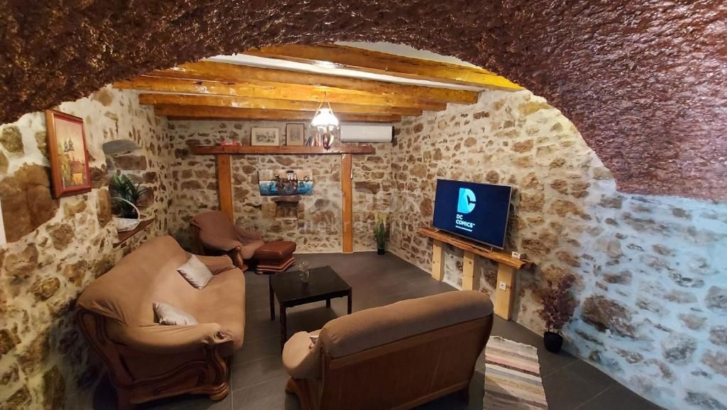 CRIKVENICA, TRIBALJ - due case vacanza con piscina