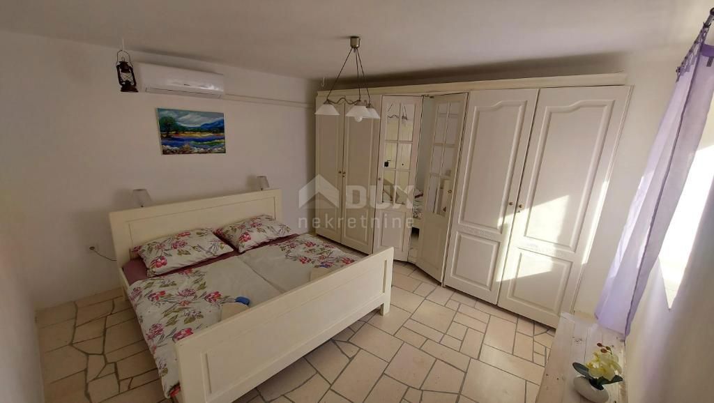 CRIKVENICA, TRIBALJ - due case vacanza con piscina