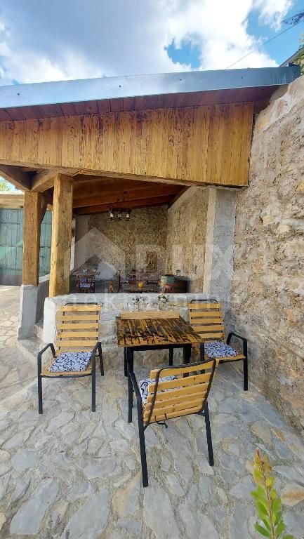 CRIKVENICA, TRIBALJ - due case vacanza con piscina