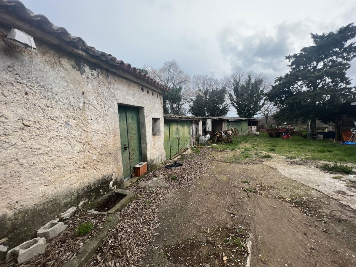 ISTRIA, VALTURA - Casa da riadattare 