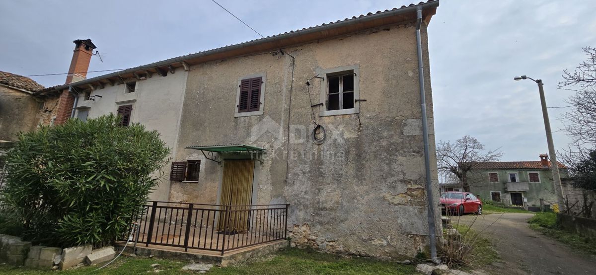 ISTRIA, LABIN - Casa da ristrutturare con taverna e garage
