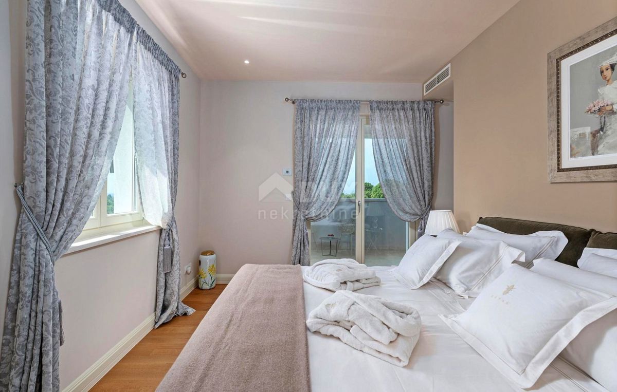 ISTRIA, PARENZO - Graziosa villa in una posizione eccezionale