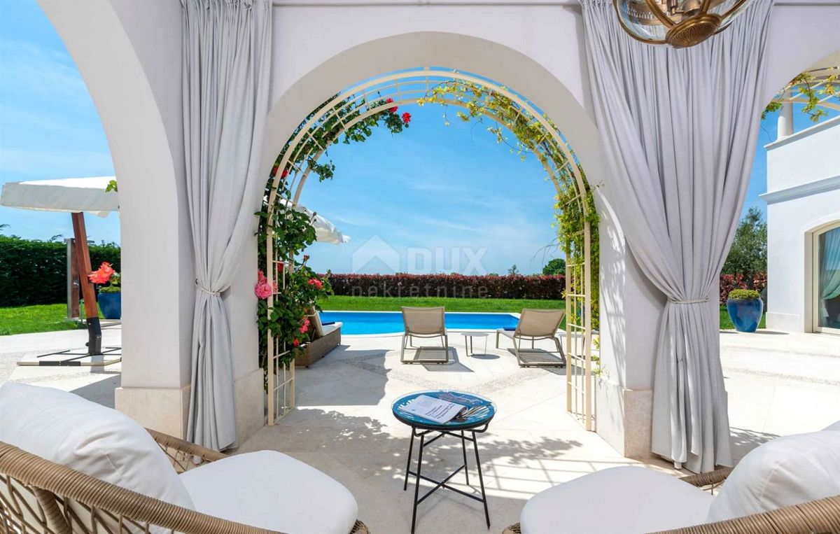 ISTRIA, PARENZO - Graziosa villa in una posizione eccezionale