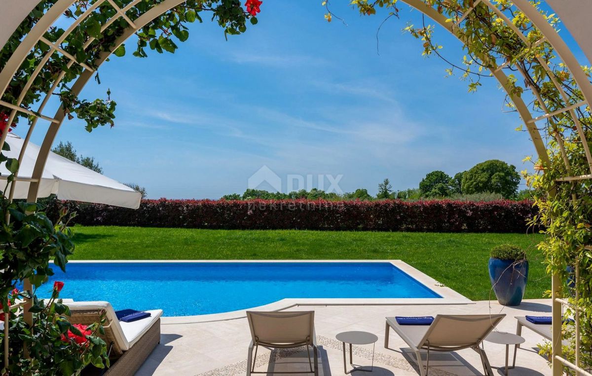 ISTRIA, PARENZO - Graziosa villa in una posizione eccezionale