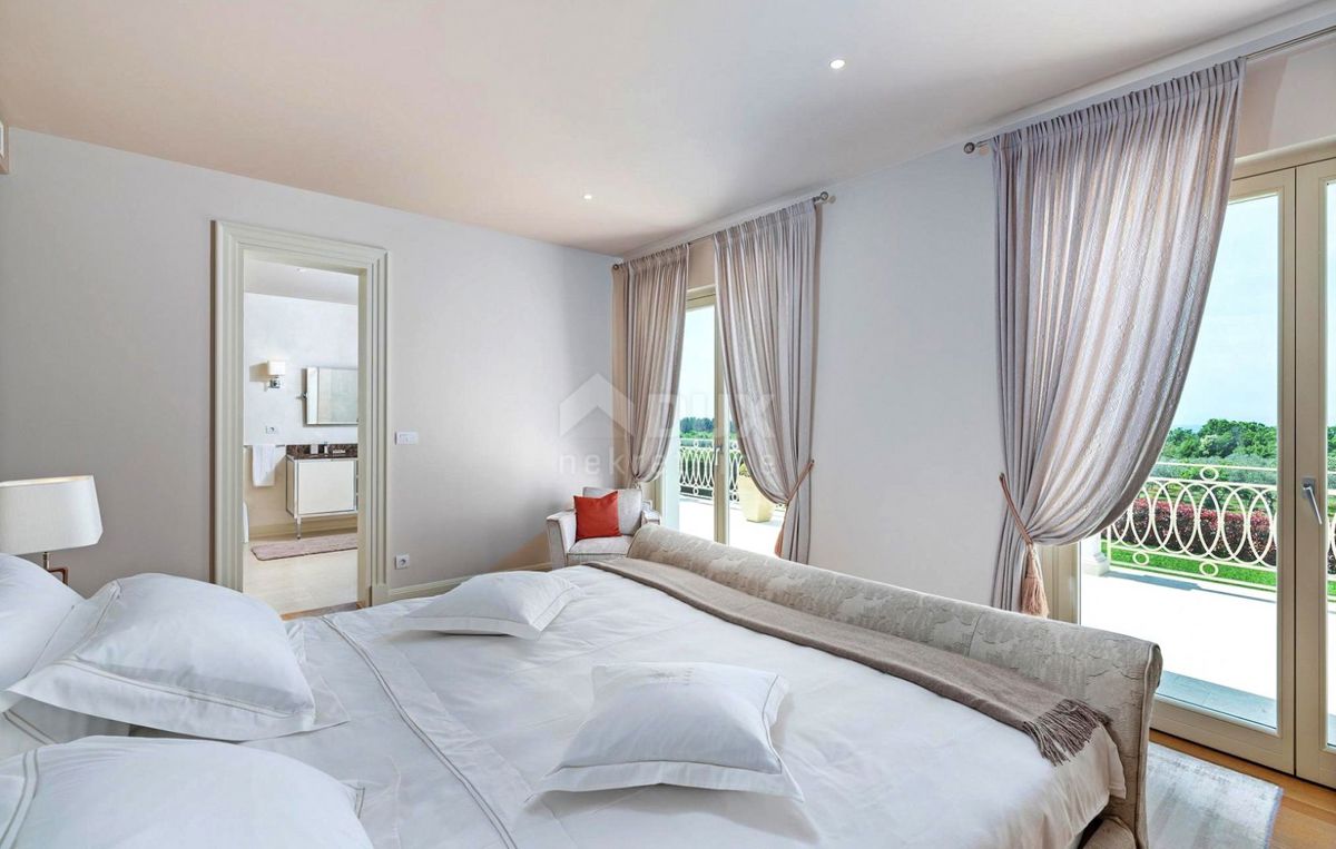 ISTRIA, PARENZO - Graziosa villa in una posizione eccezionale