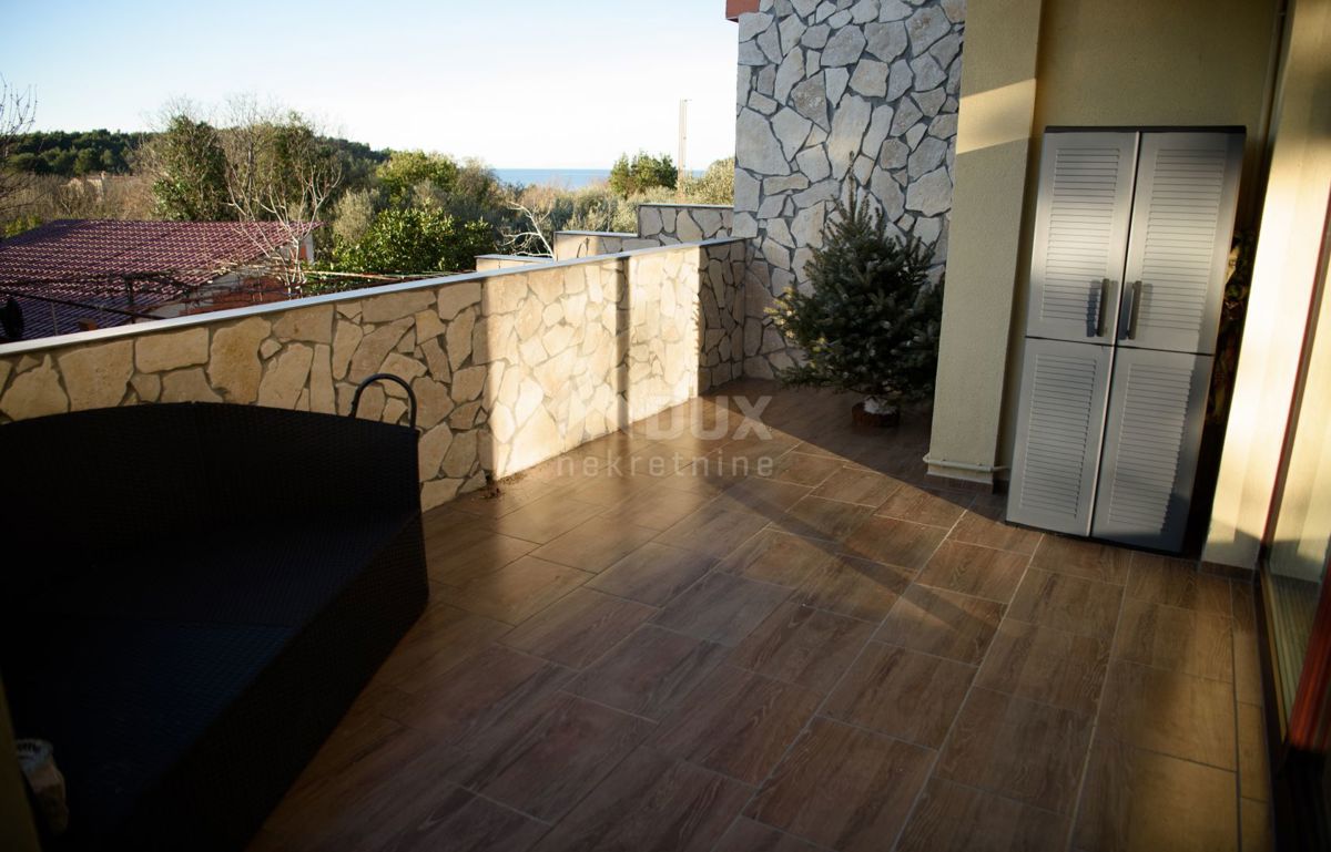 ISTRIA, PREMANTURA - Casa con 6 appartamenti, sauna e piscina. Vicino al mare! 