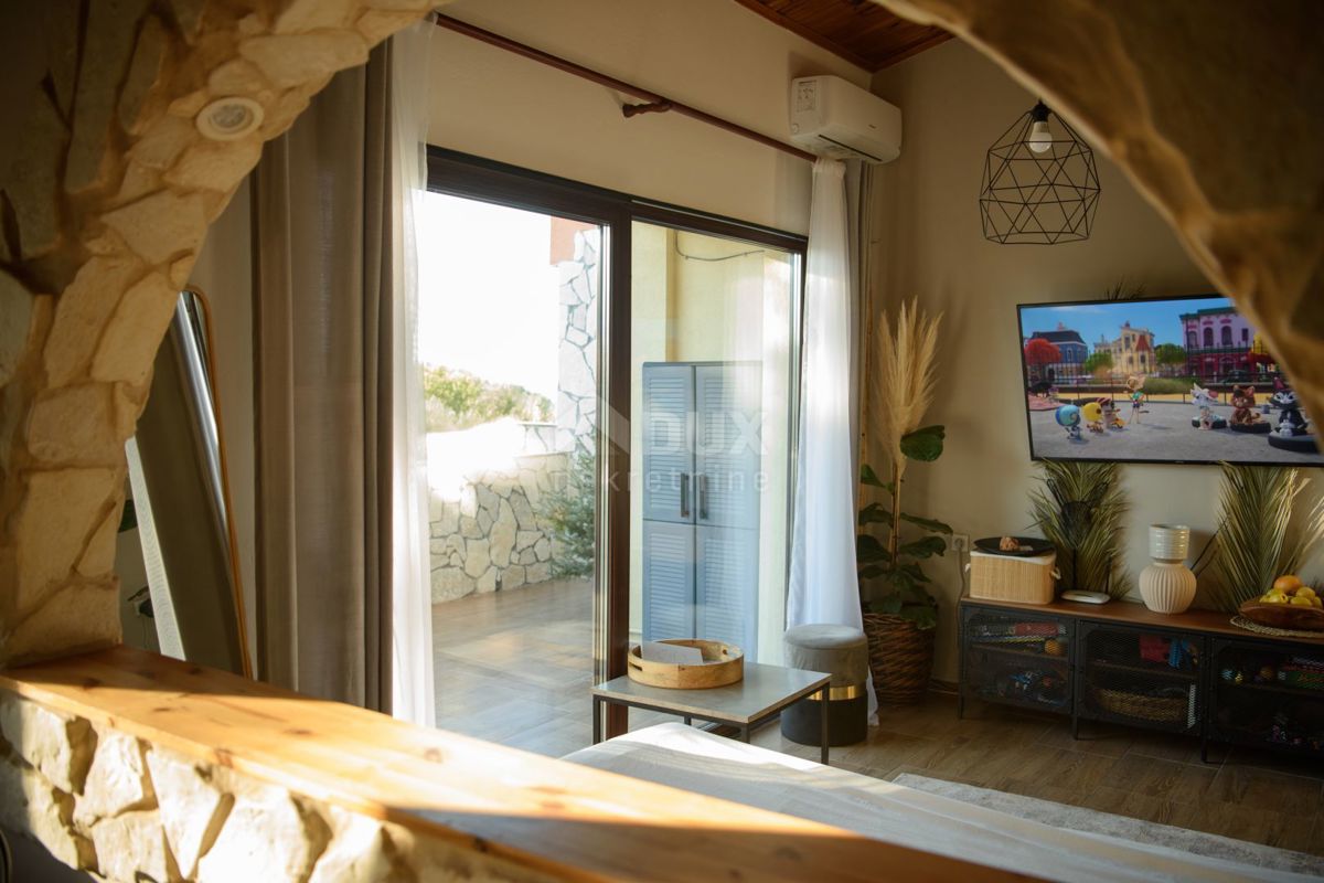 ISTRIA, PREMANTURA - Casa con 6 appartamenti, sauna e piscina. Vicino al mare! 