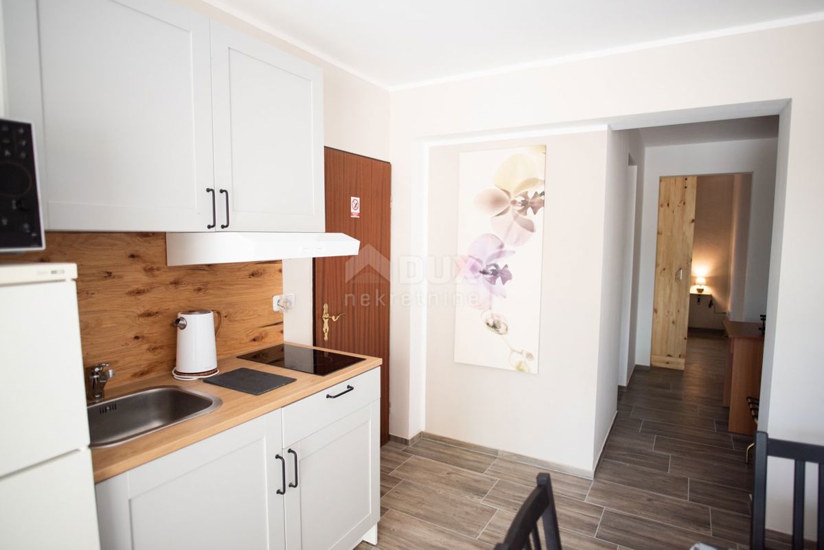 ISTRIA, PREMANTURA - Casa con 6 appartamenti, sauna e piscina. Vicino al mare! 