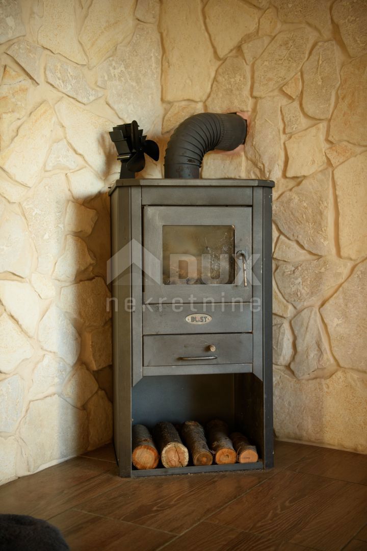 ISTRIA, PREMANTURA - Casa con 6 appartamenti, sauna e piscina. Vicino al mare! 