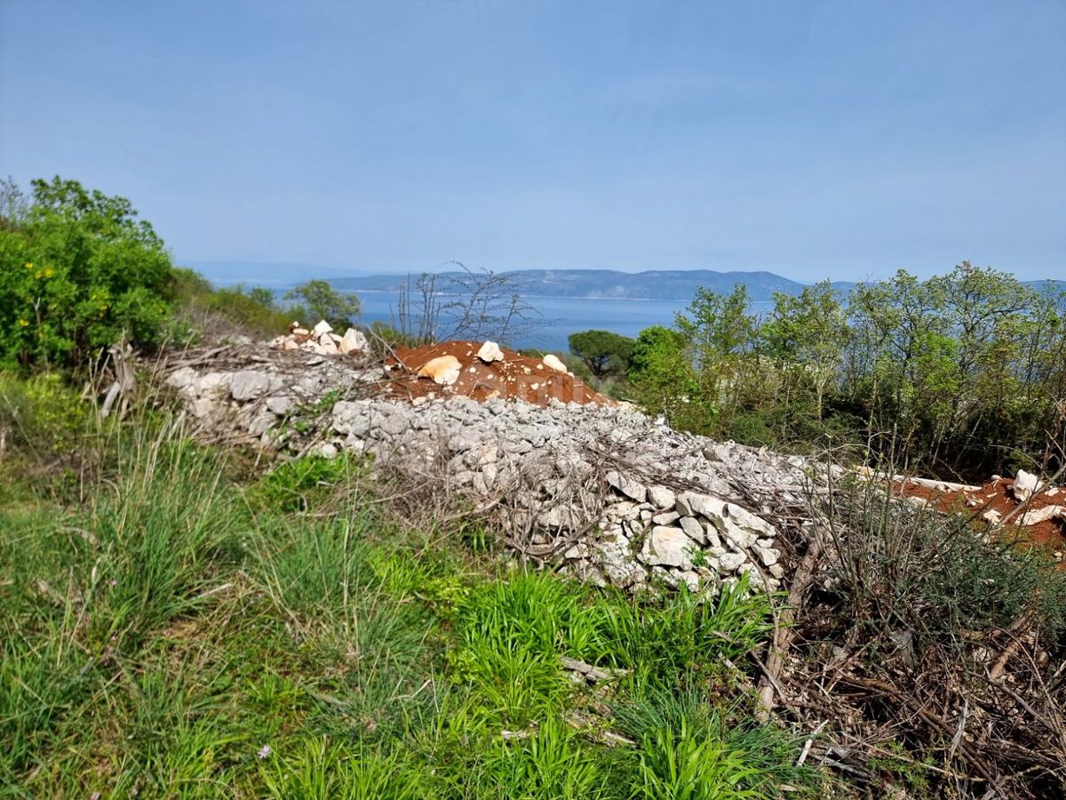 ISTRIA, RABAC - Terreno con vista mare aperta e permesso di costruire