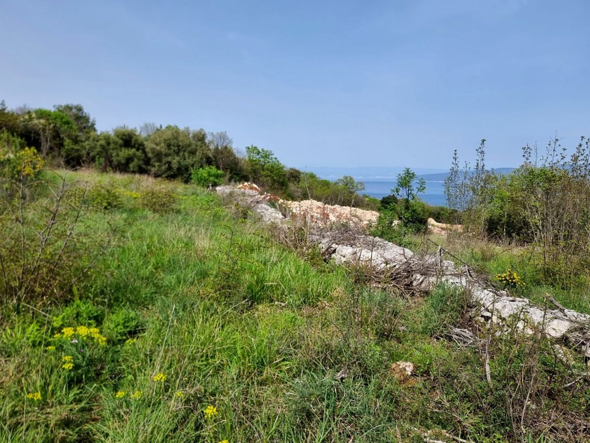 ISTRIA, RABAC - Terreno con vista mare aperta e permesso di costruire