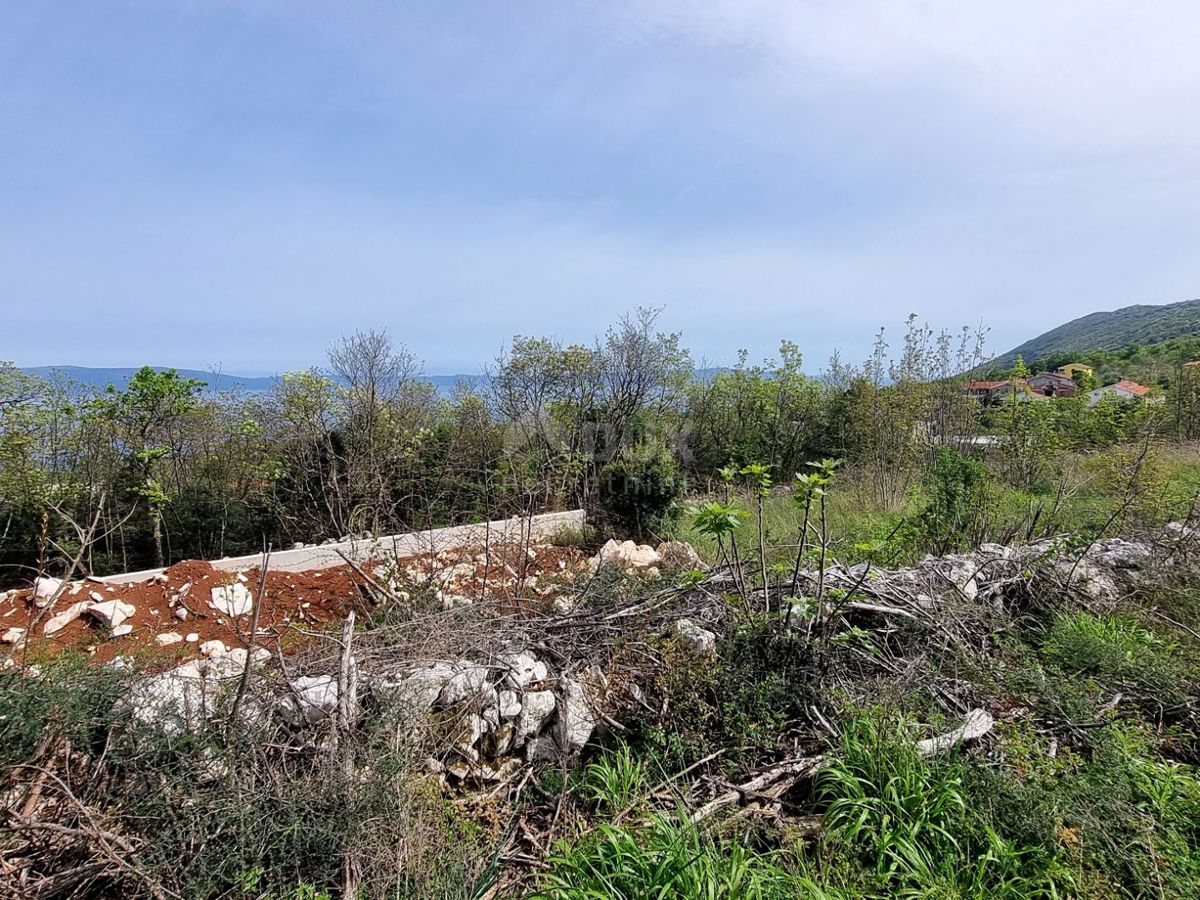 ISTRIA, RABAC - Terreno con vista mare aperta e permesso di costruire