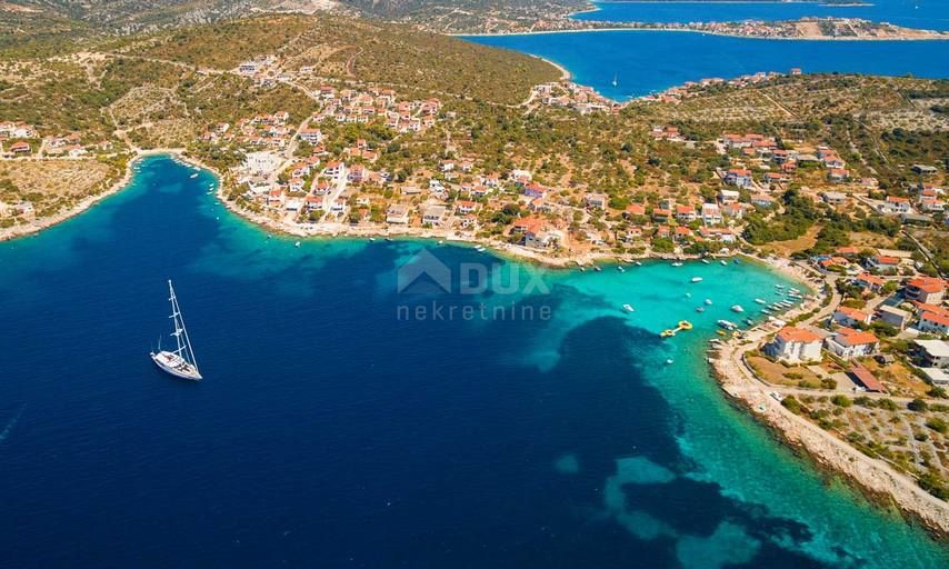 ŠIBENIK, ROGOZNICA - Casa vicino al mare