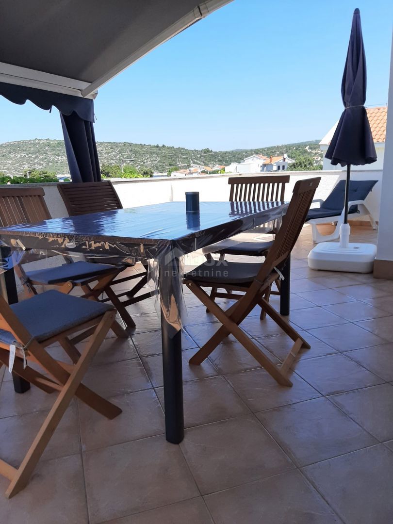 ŠIBENIK, ROGOZNICA - Casa vicino al mare