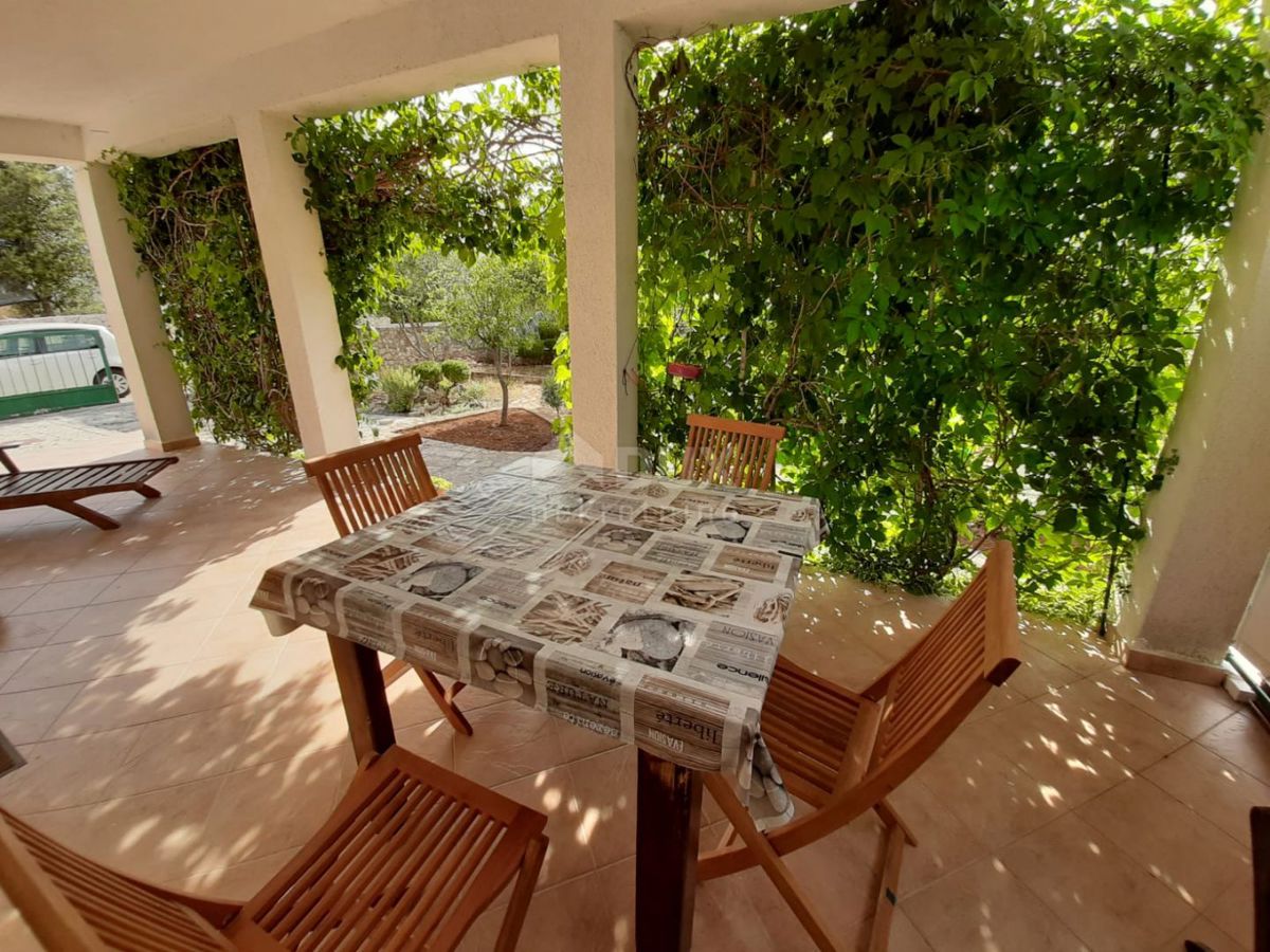 ŠIBENIK, ROGOZNICA - Casa vicino al mare