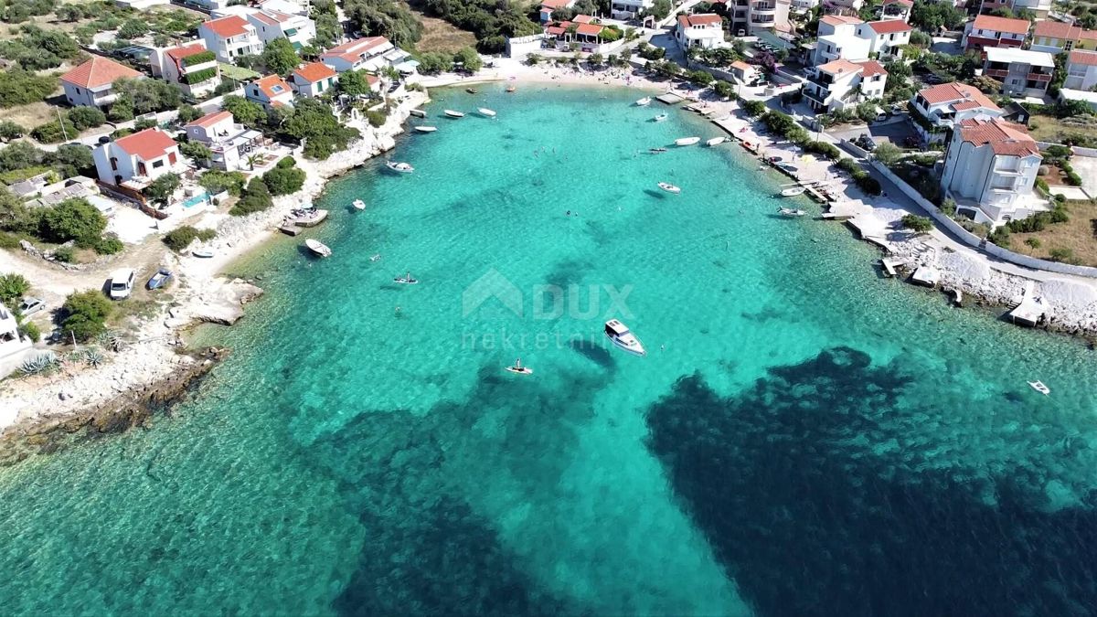 ŠIBENIK, ROGOZNICA - Casa vicino al mare