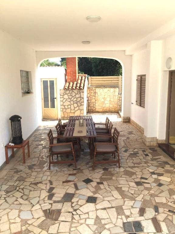 ISTRIA, MEDULINO Casa con cortile immersa nella natura vicino al mare 