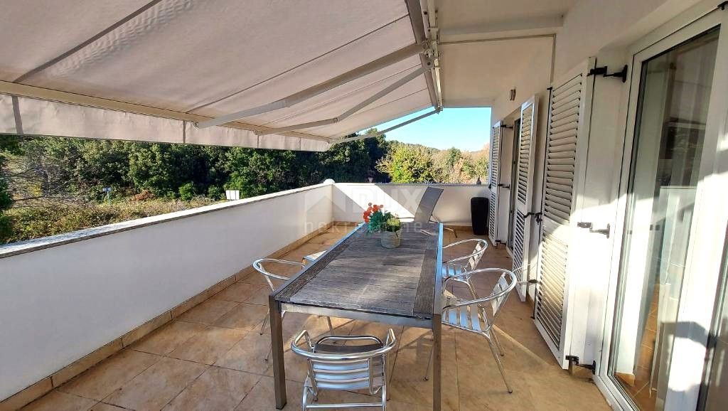 ISTRIA, MEDULINO Casa con cortile immersa nella natura vicino al mare 
