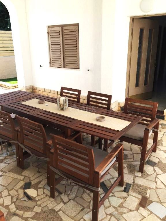 ISTRIA, MEDULINO Casa con cortile immersa nella natura vicino al mare 