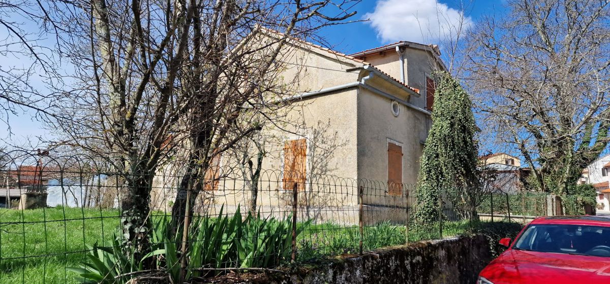 ISTRIA, PAZIN - Antica casa indipendente in pietra dalle potenzialità eccezionali