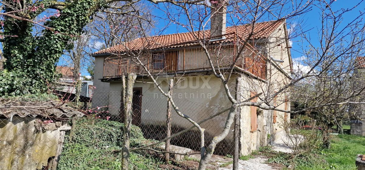 ISTRIA, PAZIN - Antica casa indipendente in pietra dalle potenzialità eccezionali