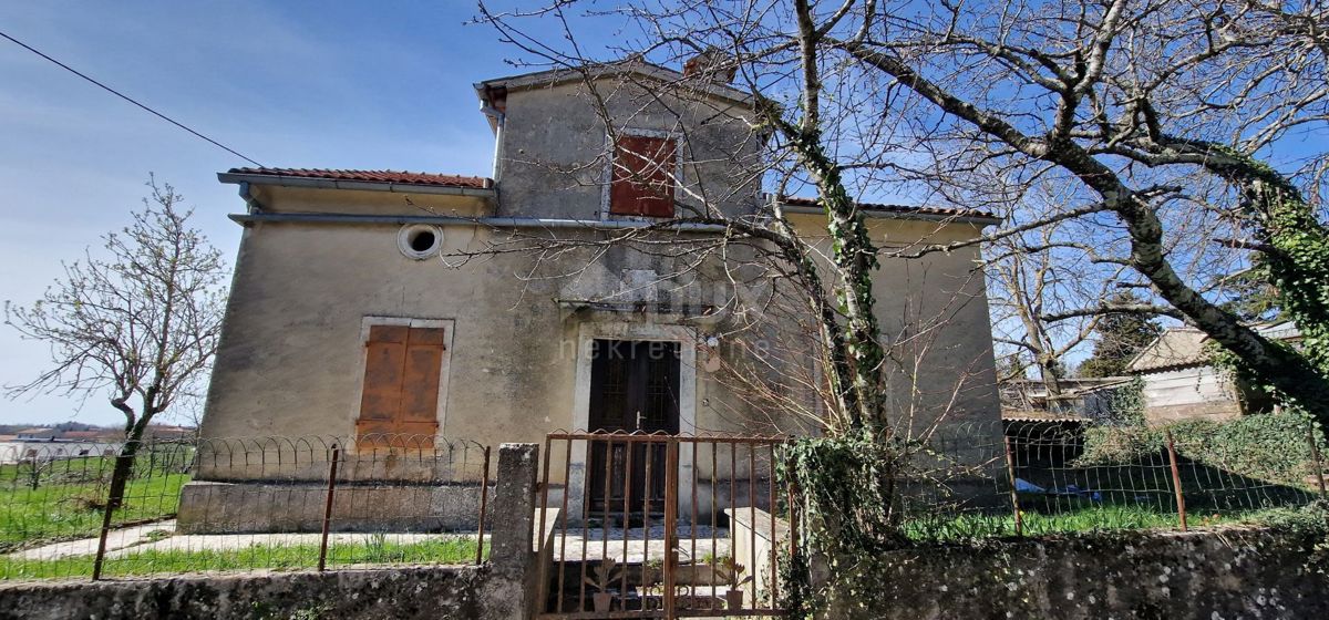 ISTRIA, PAZIN - Antica casa indipendente in pietra dalle potenzialità eccezionali