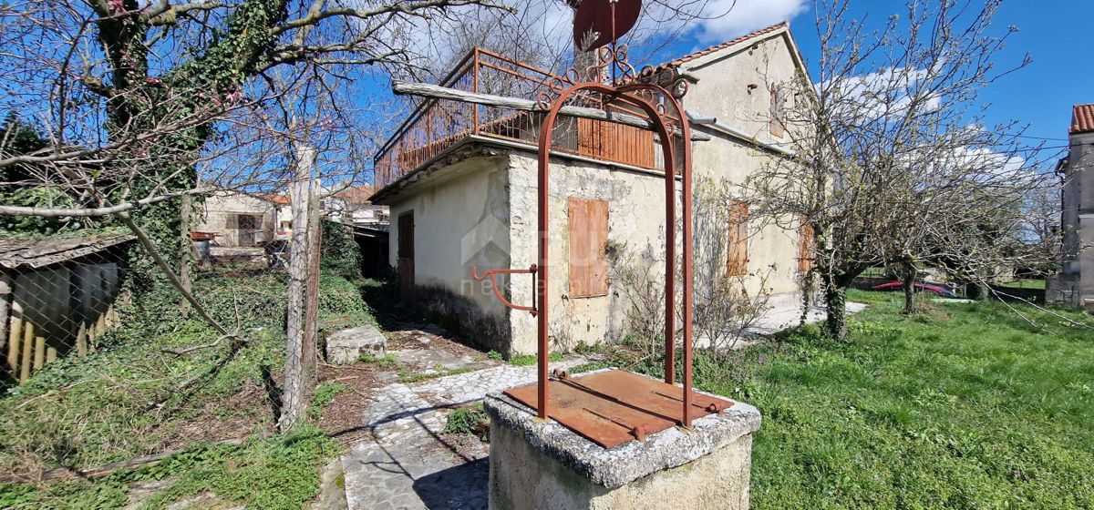 ISTRIA, PAZIN - Antica casa indipendente in pietra dalle potenzialità eccezionali