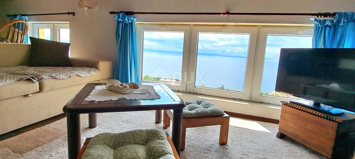 OPATIJA - Appartamento su due piani 78,53 m2, 2 camere da letto, parcheggio, vista panoramica sul mare!!!