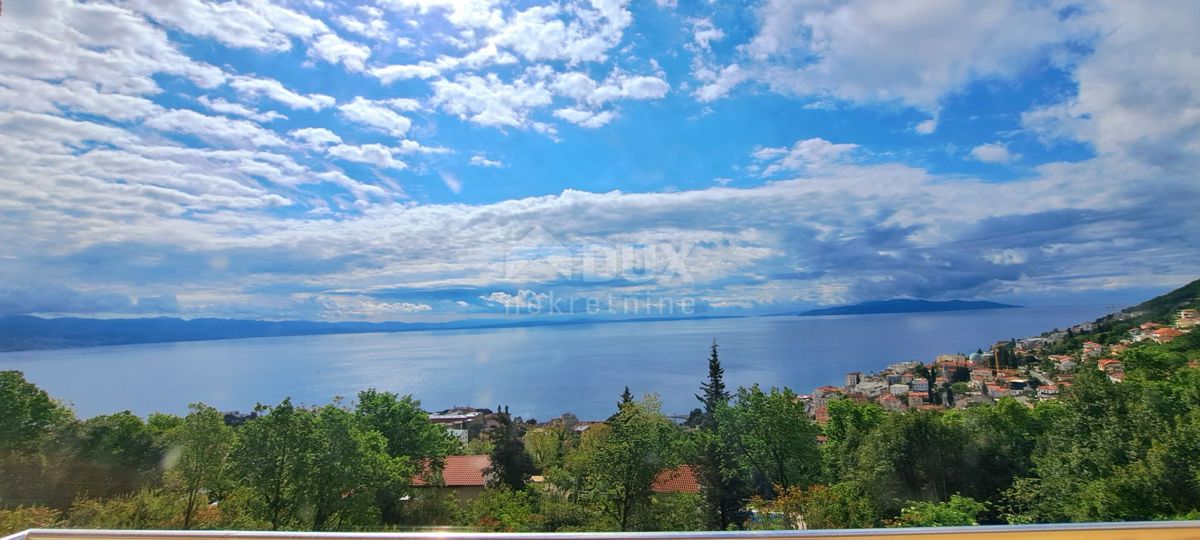 OPATIJA - Appartamento su due piani 78,53 m2, 2 camere da letto, parcheggio, vista panoramica sul mare!!!