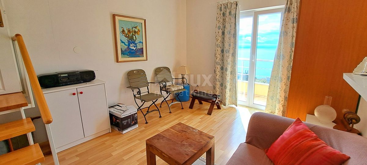 OPATIJA - Appartamento su due piani 78,53 m2, 2 camere da letto, parcheggio, vista panoramica sul mare!!!