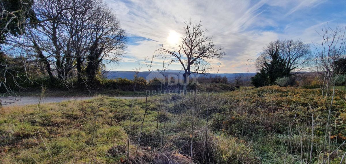 ISTRIA, BARBAN - Terreno con concessione edilizia valida e utenze pagate, bellissima vista fino al mare