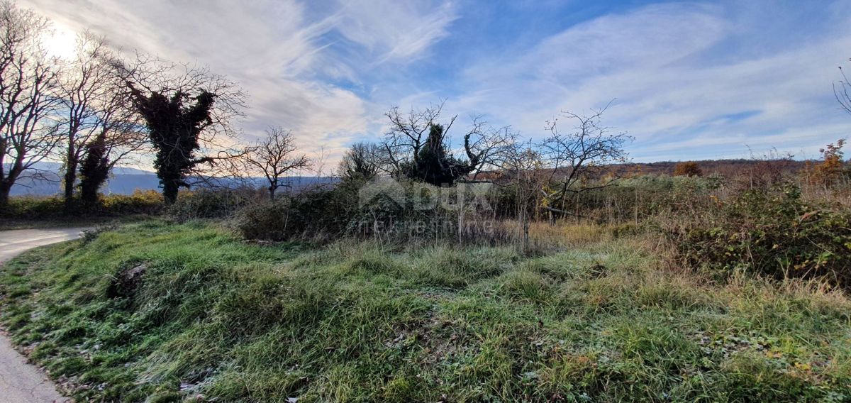 ISTRIA, BARBAN - Terreno con concessione edilizia valida e utenze pagate, bellissima vista fino al mare