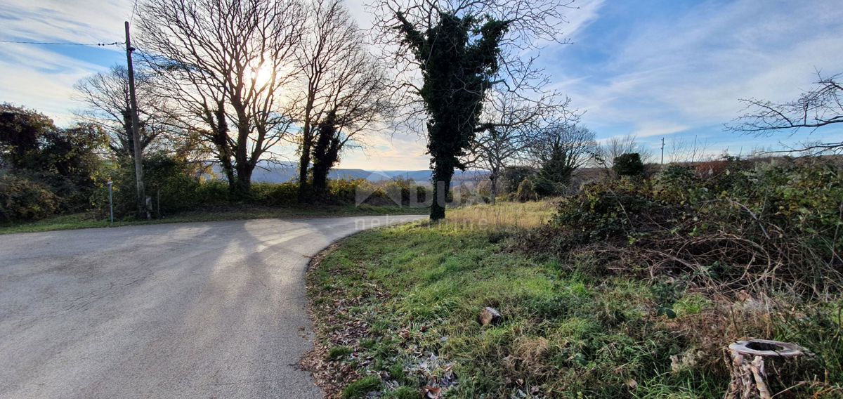 ISTRIA, BARBAN - Terreno con concessione edilizia valida e utenze pagate, bellissima vista fino al mare