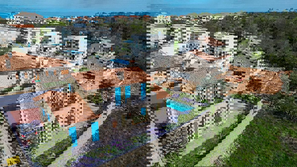 ISOLA DI KRK, LINARDIĆI - Villa mediterranea con piscina 