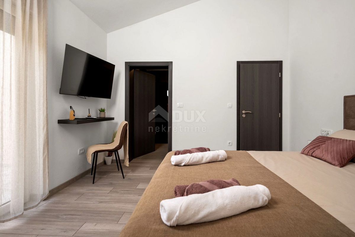 ISTRIA, LABIN - Casa con piscina ai margini del paese