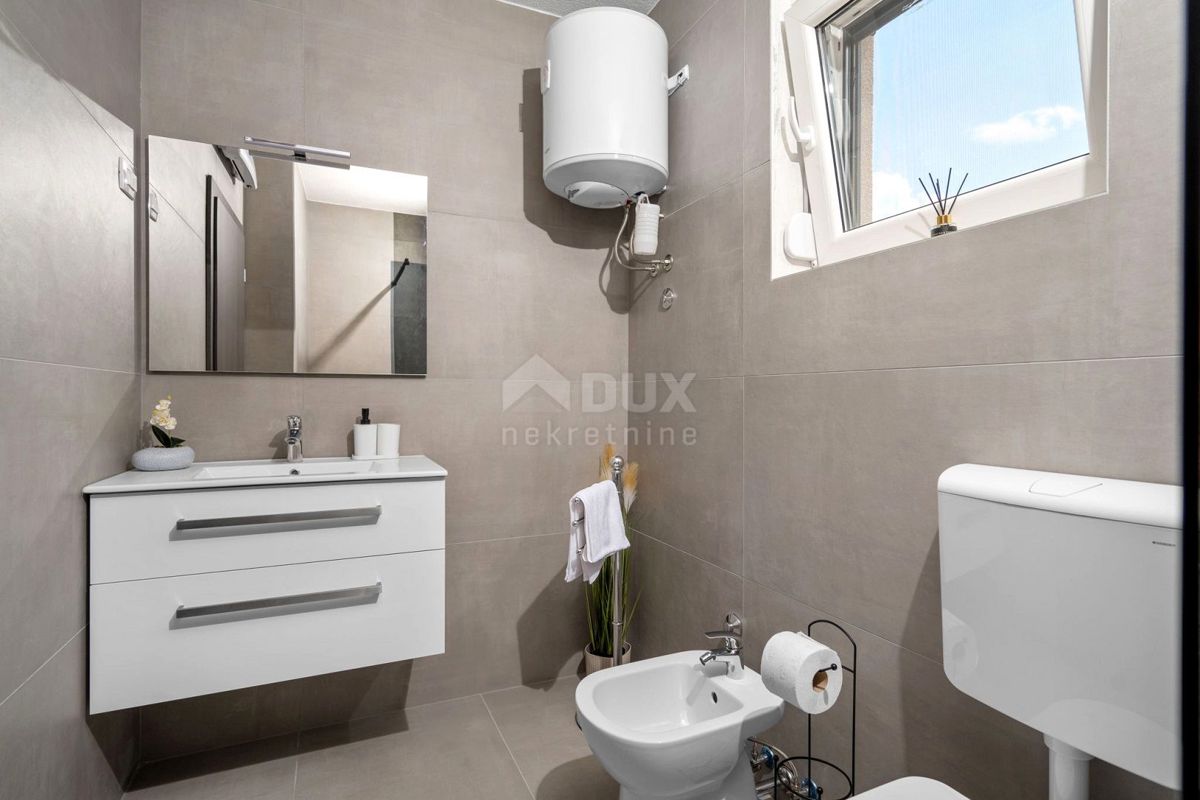 ISTRIA, LABIN - Casa con piscina ai margini del paese