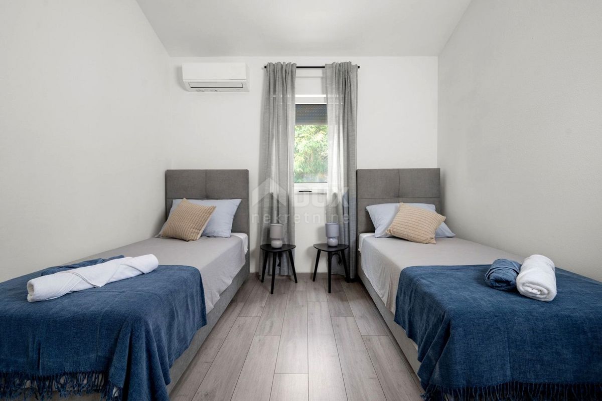 ISTRIA, LABIN - Casa con piscina ai margini del paese