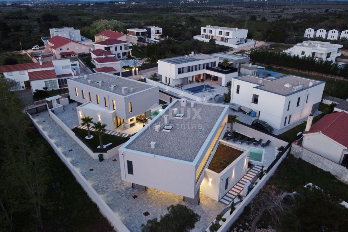 ZADAR, ZATON - Scopri la tua nuova casa da sogno in una villa di lusso vicino al mare a Zaton